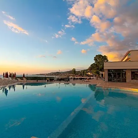 Hotel Club Esse Costa Dello Jonio 4*