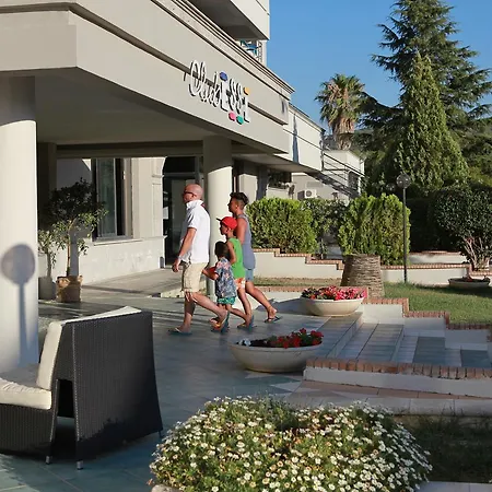 Club Esse Costa Dello Jonio Hotel 4*
