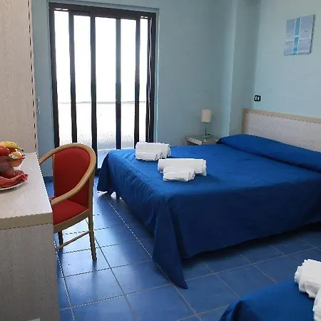 Hotel Club Esse Costa Dello Jonio 4*